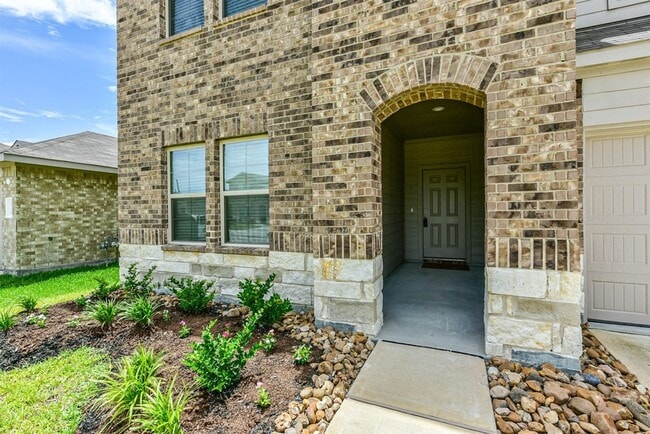 21223 Riverdew Dr