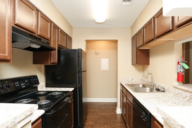 A1 - Austin Pointe Apartments