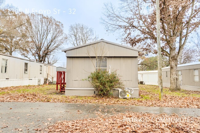 Photo - 1305 N Floyd St