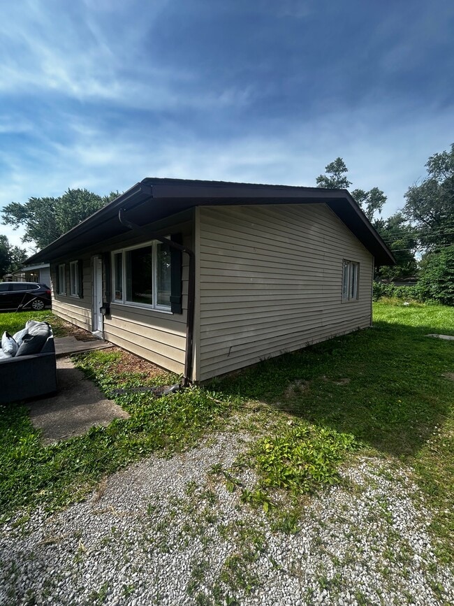 Photo - 13 Drexel Dr
