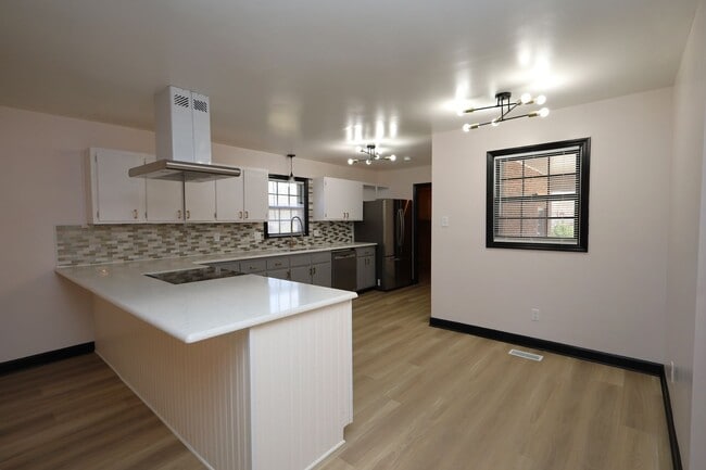 Photo - 4018 N Oak Street Extension