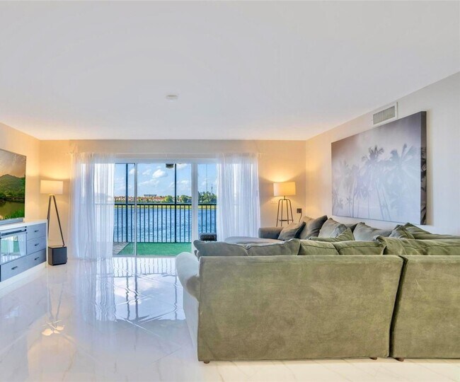 Photo - 605 Ives Dairy Rd Unit 305-7