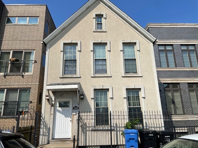 Building Photo - 1708 S Clinton St Unit #2