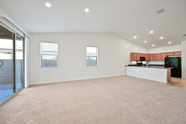 Photo - 1630 E Grove St