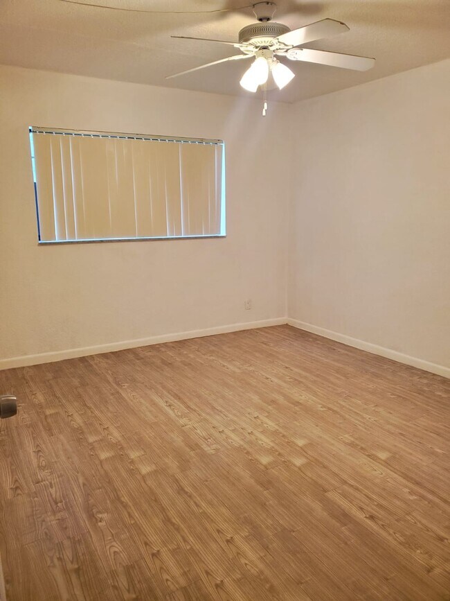 Photo - 11250 Royal Palm Blvd Unidad 11250