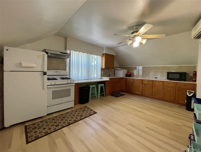 Photo - 169 Old Mamaroneck Rd Unit #2