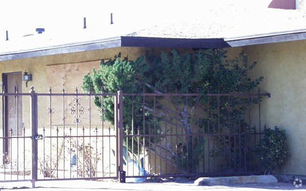 Photo - 20411 Zuni Rd