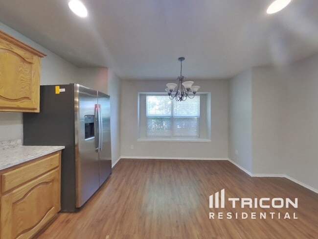 Photo - 2901 Mockingbird St