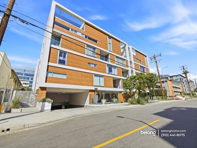 Building Photo - 6735 Yucca St