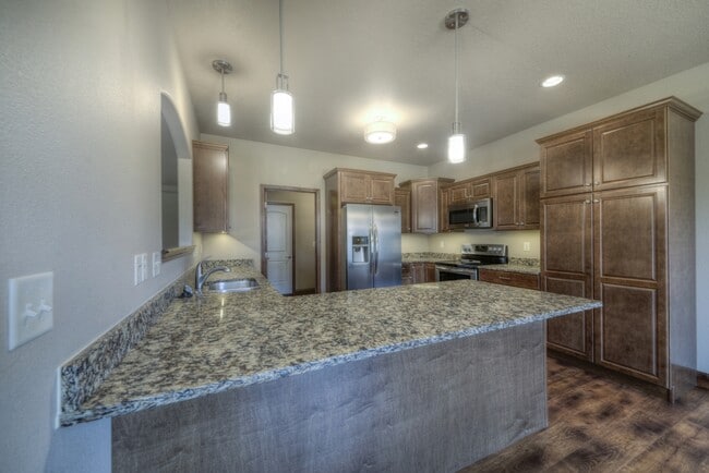 Photo - 2 BEDROOM | 2 BATH | DOUBLE GARAGE | SPACIOUS TOWNHOME