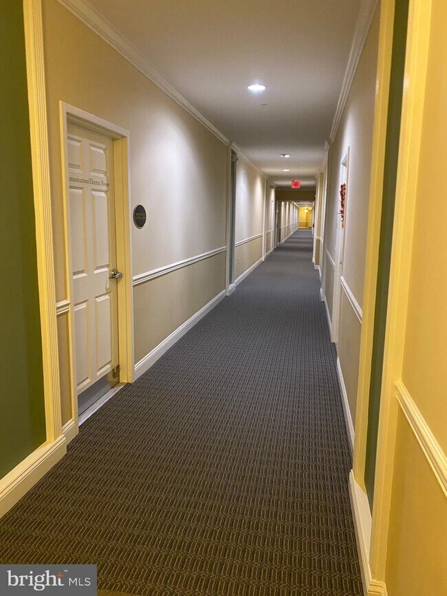 Photo - 300 W Elm St Unit 2329