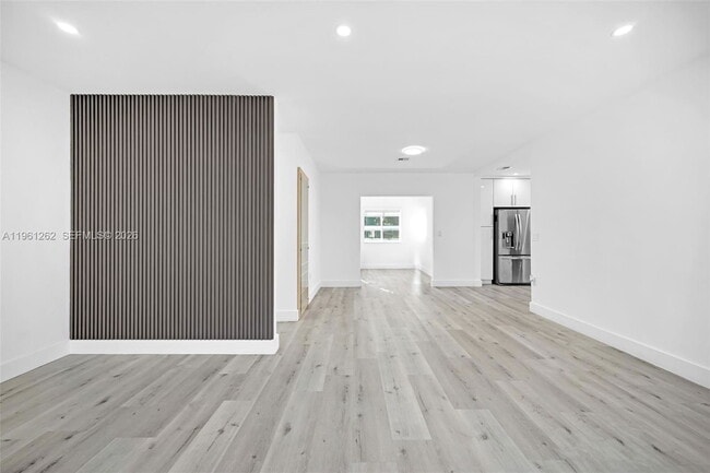 Photo - 876 NE 81st St