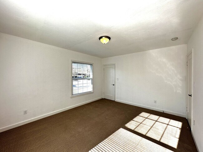 Photo - 3 Bedroom/2.5 Bathroom Novato Home - 1012 Second Street