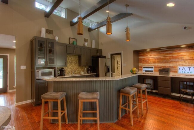 Photo - 2 br, 2 bath Condo - 2000 Park Place Blvd ...