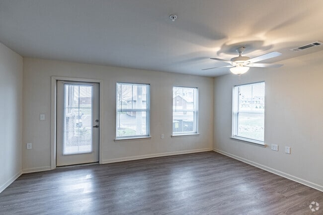 1BR, 1BA - 770SF - Living Room - Ascent Apartment Homes