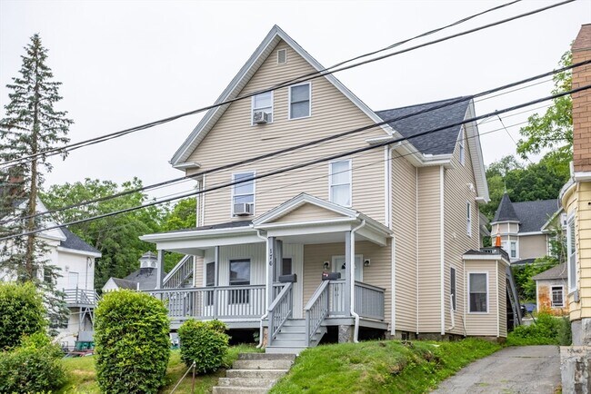 Building Photo - 176 Blossom St Unit 1 Rental
