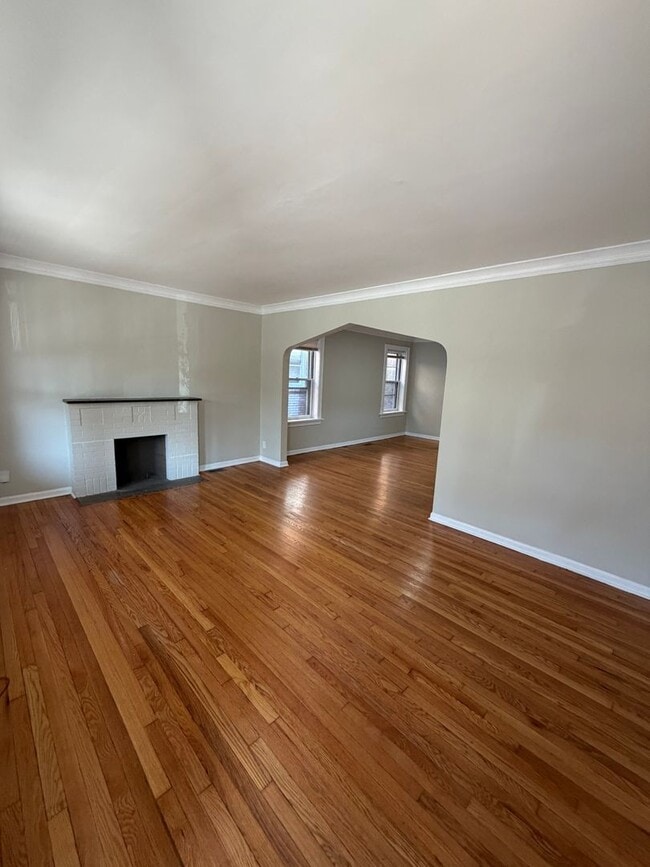 Photo - 5041 Lindenwood Ave Unit B, 1st Fl