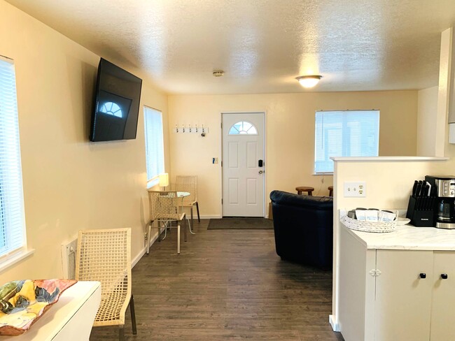 Photo - 125 S 8th St