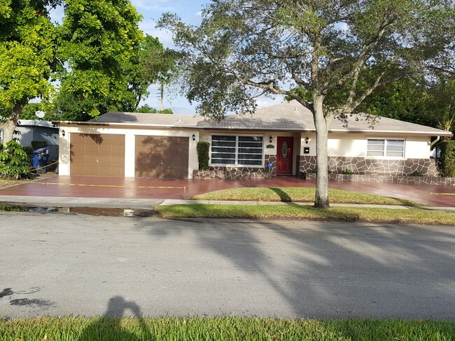 Photo - 1700 NW 27TH TERRACE