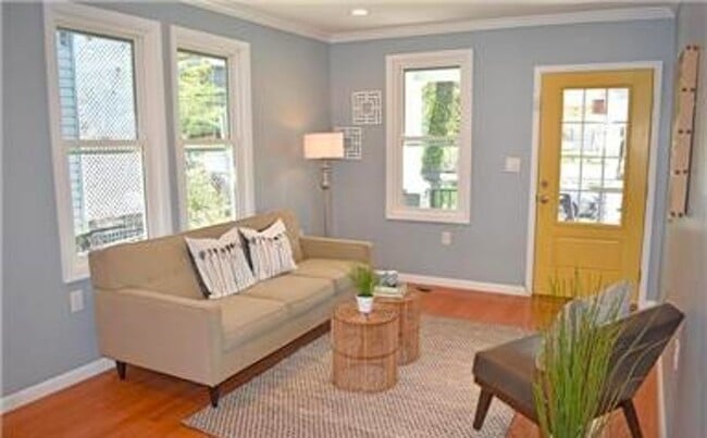 Photo - Beautiful Benning 3 Bedroom Renovated Bungalow Home with Yard, Parking, W/D.