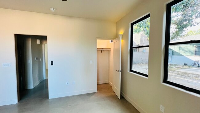Photo - 1203 S Chavez St