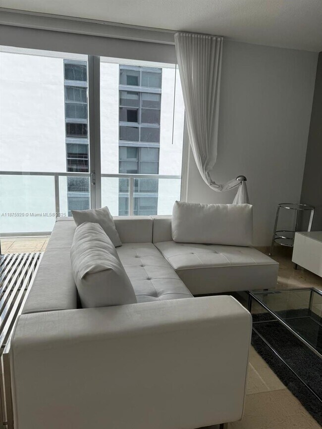 Photo - 1050 Brickell Ave Unit 2522