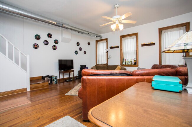 Photo - 421 E Carson St Unit 2