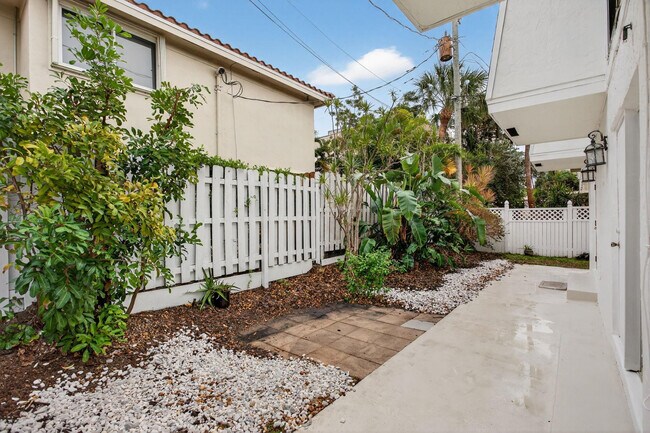 Photo - 536 SE 20th Ave Unit 1