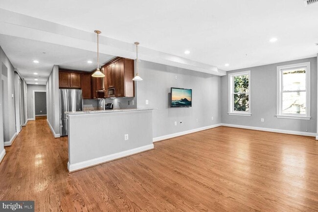 Photo - 1840 Vernon St NW Unit 206