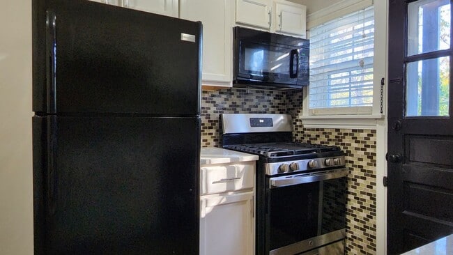 Photo - 1010 Sanford Ave Unit 1