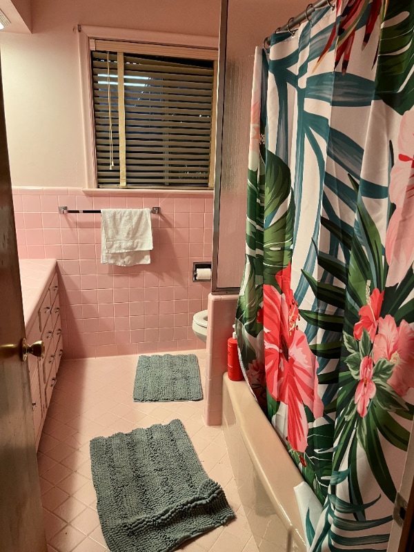 Photo - 228 Topaz St