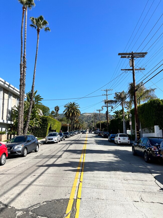 Photo - 2281 N Beachwood Dr