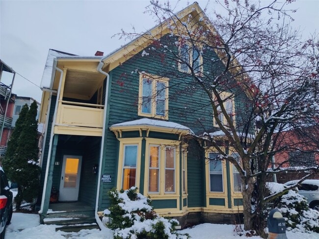 Building Photo - 11 Arch St Unit 1