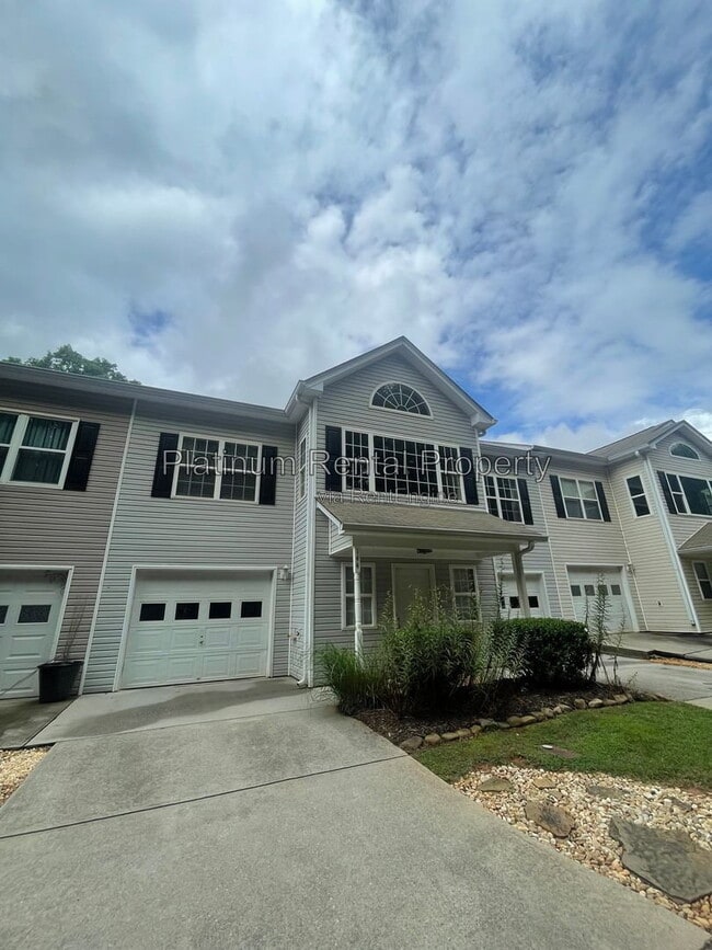 Photo - 144 Pointe Cir