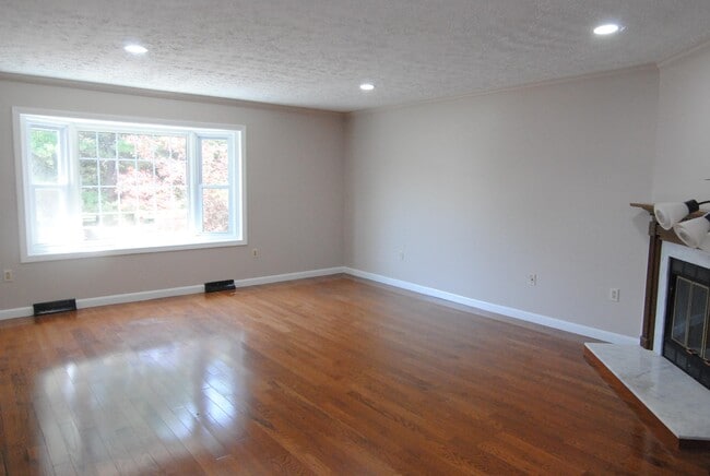 Photo - 25 Cadogan Way