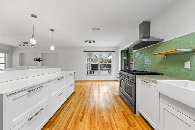 Photo - 3355 SW 22nd St