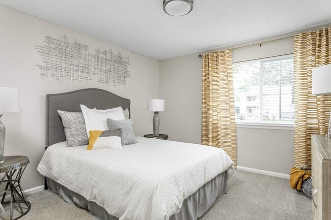 Photo - Crestmont Apartments