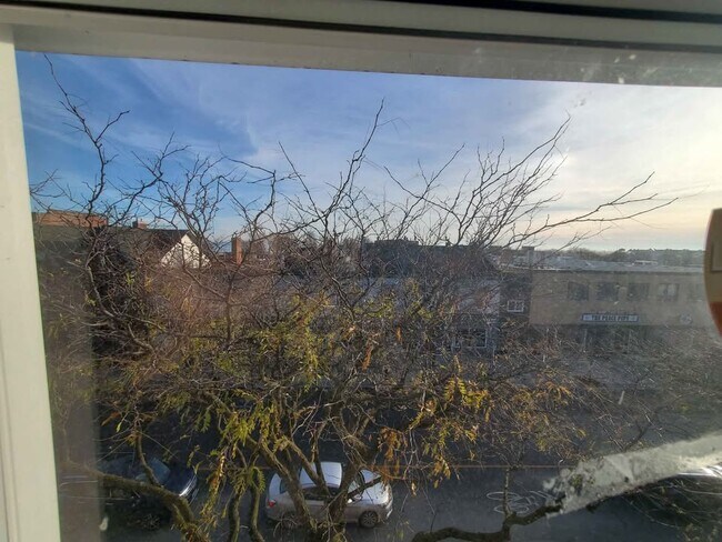 Photo - Two-Storey, Loft-Style Apartment (2 Bed, 1 Bath) Unité 4