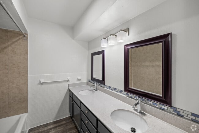 3BR, 2BA - 1,597SF - Second Bathroom