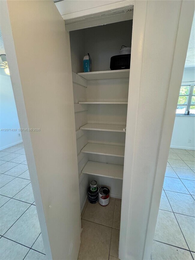 Photo - 4732 SW 33rd Ave Unidad 206