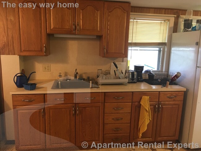 Building Photo - 28 A Cherry St Unit #2