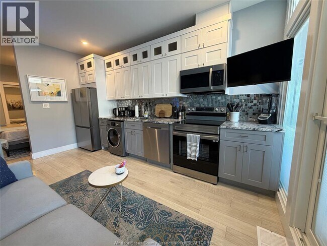 Photo - 477 Pelissier St Unit 2