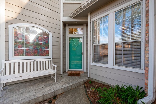 Photo - 2330 Everest Way