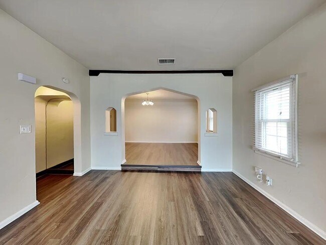 Photo - 2028 W 85th St