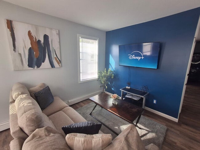 Building Photo - 474 Manton Ave Unit ID1373637P