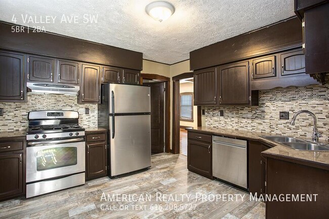 Photo - 4 Valley Ave SW