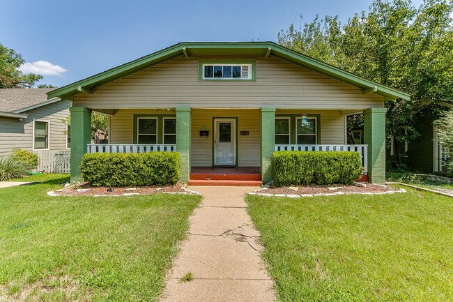 Wonderful 3 Bed, 2 Bath Home in the Heart ... - Wonderful 3 Bed, 2 Bath Home in the Heart ...