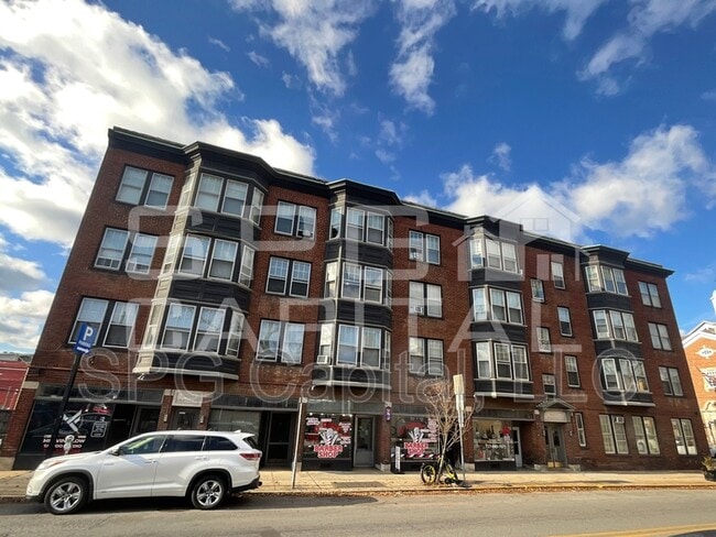 Building Photo - 162 E Market St