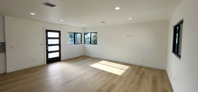 Photo - 1101 Ocean Ave Apartments Unit C