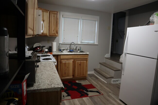 Photo - 131 Union St Unit B